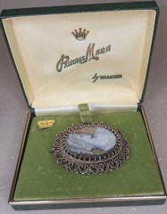 Vintage Cameo 12K Gold Filled Shell Brooch Pendant Princess Mara by Marathon