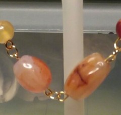 MaryBee Jewelry: 7 1/2″ Stone & Gold Tone Bracelet 01-01-2020 (D)