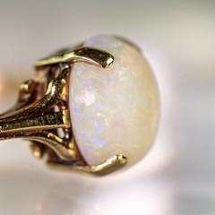 Vintage British 9CT Yellow Gold White Opal Ring Solitaire Split Shoulder Sz 6.75