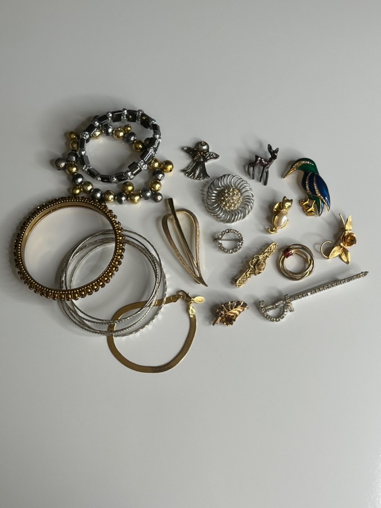 VINTAGE TO NOW ASSORTED MIXED JEWELRY LOT 17 PIECES SOME SIGNED