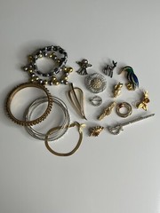VINTAGE TO NOW ASSORTED MIXED JEWELRY LOT 17 PIECES SOME SIGNED