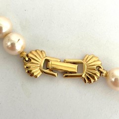 Richelieu Vintage Faux Pearl Necklace Gold Tone Shell Accents 28 Inch Strand