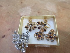 #33W antique set of 3 rhinestone earrings 1 necklace 13.5″ in long