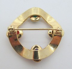14K YELLOW GOLD FILLED BROOCH WREATH GEMSTONE SCARABS 5.7G 30MM