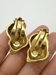 Vintage Gold Toned Seashell Clip-On Earrings