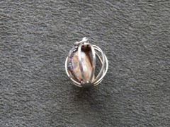 Granite with Iron Ore Veins in ‘Rusted’ Cage Vintage Silvertone Pendant 1.8g