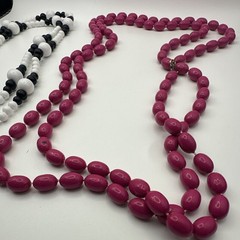 2pc Mixed Lot Plastic Beaded Necklaces Pink Black & White Unisex Adults