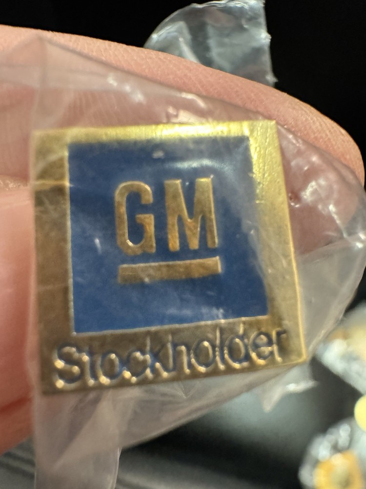 General Motors GM Stockholder Vintage Lapel Pin Tie Tack Men’s Jewelry Accessory
