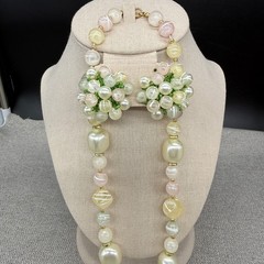 Vintage Necklace Earrings Jewelry Set Spring Yellow Pink Green Acrylic Clip Ons