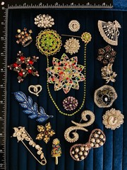 Lot of 20pcs Czech Style Statement Brooch Pins Floral Collection Rhinestone