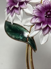 Flower Pin Brooch Plastic Flowers Enamel Leaf White Purple Green Gold Tone