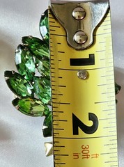 JULIANA STYLE EMERALD GREEN MARQUISE RHINESTONES/IRIDESCENT BROOCH & EARRINGS