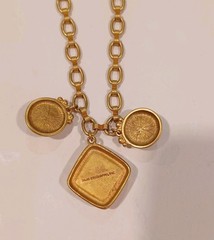 Vtg 30″ Liz Claiborne Gold Tone Chain Link Necklace With Blue And White Pendant