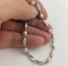 Vintage Silver Tone Small Barrel Beads & 5MM Faux Pearls Link Bracelet 7-5/8″ L