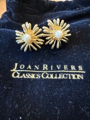 Joan Rivers Gold Tone Flower W/ Faux Pearl Earrings #3288