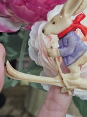 [COLLECTOR] Hand Carved & Hand Painted Skiing Rabbit Pin Brooch – NOT MOLDED