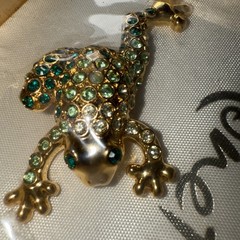 Monet pin brooch Frog rhinestones vintage unused 80’s Mint In Box