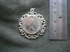 Queen Elizabeth II Vtg Shiny Sixpence Coin in Ornate Silvertone Mount 6.2g