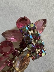 vintage DeLizza & Elster (Juliana) pink and aurora borealis rhinestone brooch