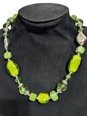 VTG 21″ Glass Gemstone Green & Silver Artisan Beaded Necklace Crab Clasp Bold