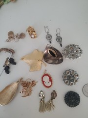 Estate Find Lot Of Assorted Jewelry 13 Pc Pins Buttons Earrings Brooch Nice. J5
