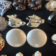 HUGE LOT Of Pairs VINTAGE CLIP ON AND SCREWBACK EARRINGS Rhinestones
