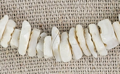 Vintage White Puka Shell Beaded Necklace 15.5 in Silver-Tone Barrel Clasp