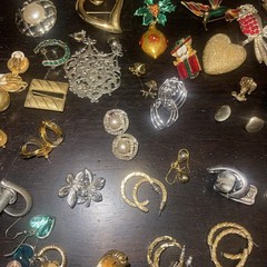 Vintage Goldtone Jewlery Drop Dangle Some Signed Monet & More 118 Pair & 22 …