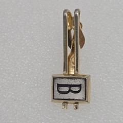 Vintage SWANK TIE BAR CLIP CLASP Gold Tone MONOGRAM INITIAL LETTER “B”