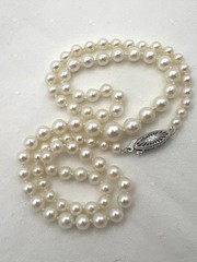 Vtg 18-1/4” Japanese Graduated Cultured Akoya Pearl Necklace 7.1-3.4mm 14k Clasp
