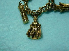 Vintage 7 1/4″ Las Vegas Casinos Charm Bracelet in Very Good Condition
