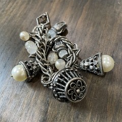 Vintage Chunky Faux Pearl Charm Bracelet 1950’s Etruscan 7.5”