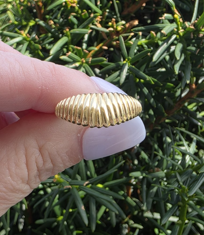 Vintage 14k Yellow Gold Scalloped Dome Ring, Shrimp Ring
