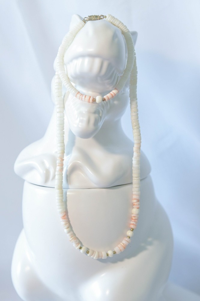Vintage white and peach Puka shell bracelet and necklace set