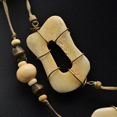 Original Vintage Designer MCM Bronze Bovine Coral Gemstone Bone Estate Necklace