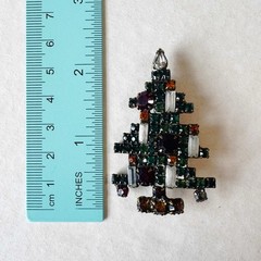 Vintage Weiss Rhinestone Christmas Tree Brooch Green Red Candle Holiday Pin