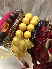 15 Vintage Womens Bracelets Assorted Shades Styles Beads & Free Shipping