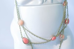 Vintage 90’s – 22″ gold tone Crown Trifari necklace with peach and coral accents