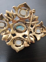 VTG 1968 Sarah Coventry Remembrance Signed Gold Tone Brooch Pin J10 EUC