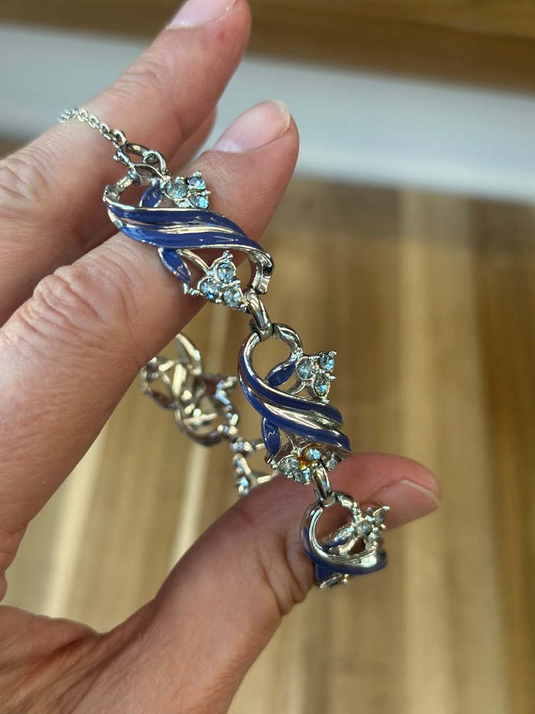coro bracelet blue and silver toned with blue rhinestones.