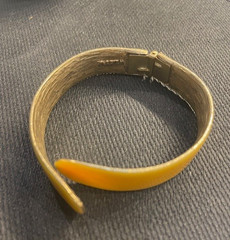 SIGNED WEISS BRACELET YELLOW ENAMEL OVER GOLDTONE CLAMPER VINTAGE FITS ALL