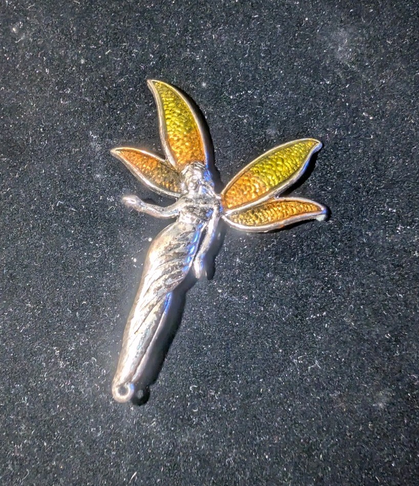 Liz Claiborne Fairycore Silver Tone With Green And Yellow Ombre Wing Brooch