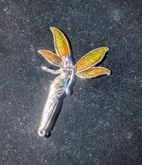 Liz Claiborne Fairycore Silver Tone With Green And Yellow Ombre Wing Brooch