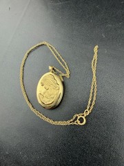 PPC Princess Pride Creations 1/20 14k Gold Filled St. Mary Locket Photo Pendant