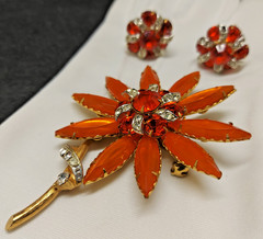 Vintage Selro Selini? Lucite & Rhinestone Gold Tone Floral Set Brooch & Earrings