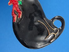 WHIMSICAL 80’s SIGNED VERO BLACK CAT w/ RED BOW ENAMEL PIN BROOCH ~ 2″
