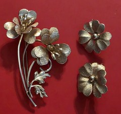 Vintage Silver Tone Floral Brooch Pin & Clip Earrings Flowers
