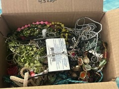 HUGE 9.5 lbs Jewelry Lot WEARABLE & REPAIR CRAFTING Unsearched VTG/NOW ESTATE