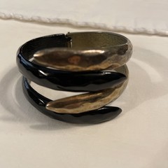 Vintage Gold/Black Bracelet Hinged Clamp Textured Minimalist Unsigned