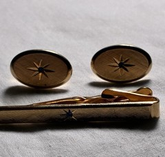 Vintage 1971 Avon Gold Tone Starburst Cufflinks Tie Bar Clip Set Blue Rhinestone